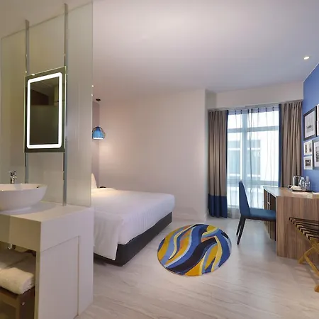 Mercure Kota Kinabalu City Centre Exterior photo